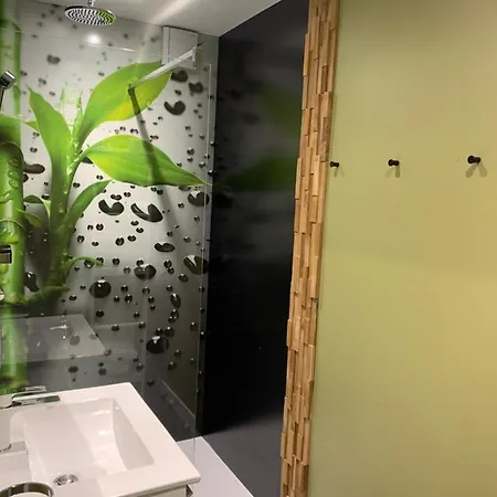 Le Container Du Marais Tilques